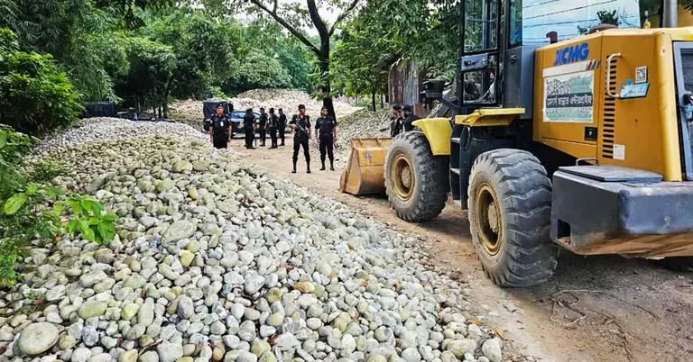 জৈন্তাপুর থেকে জব্দ করা পাথর